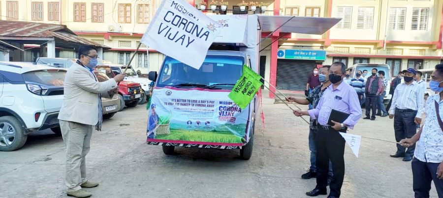 Kiphire DC T Wati Aier flagging off 'Mission Corona Vijay' at the Deputy Commissioner’s Office at Kiphire on October 25. (Morung Photo)